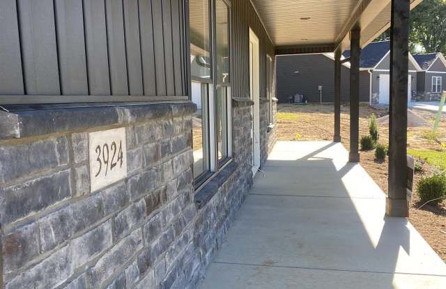 3924 W Ashbrook Lane