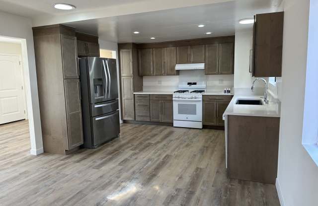 1210 Palomar Terrace