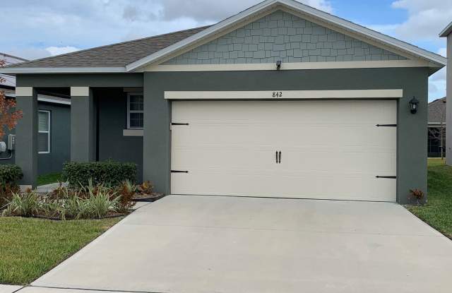 ALMOST NEW 3/2 HOME close to everything!!  BEAUTIFUL WITH LOTS OF UPGRADES!