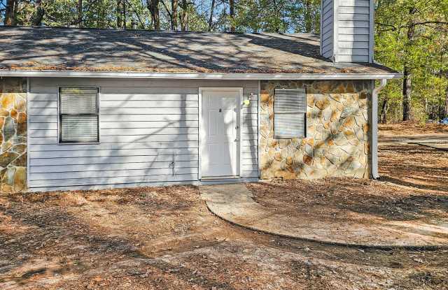3-Bedroom, 2-Bath Ranch Duplex on Spacious Wooded Lot in Prime Marietta Location