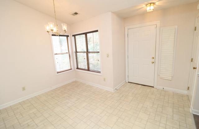 6120 Sunpointe Dr Apt 205