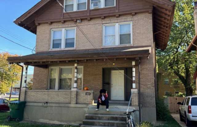 Photo of 7 Bedroom House Located in Clifton Near UC's Campus