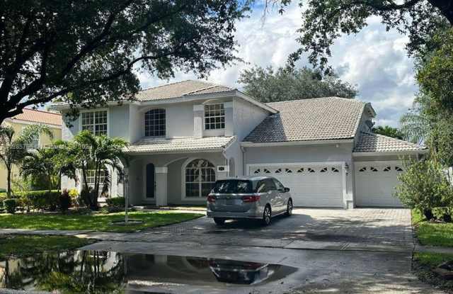 10237 Bermuda Dr - 10237 Bermuda Drive, Cooper City, FL 33026