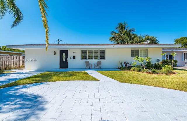 8871 NW 15th St