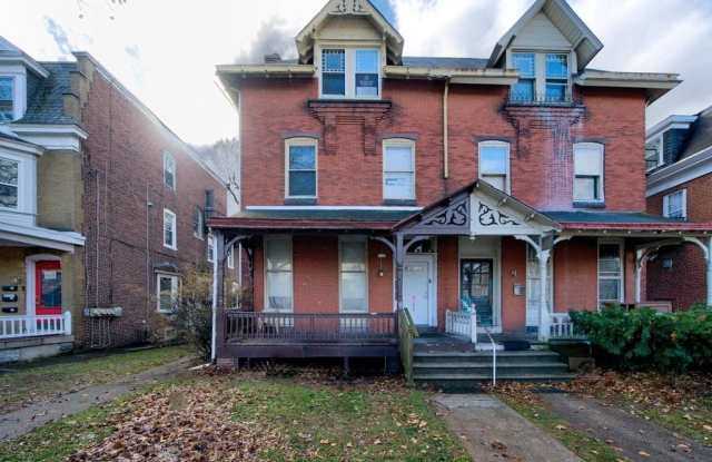 Photo of 1020 W MAIN STREET