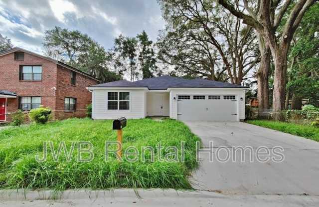 Photo of 452 Malcross Ave