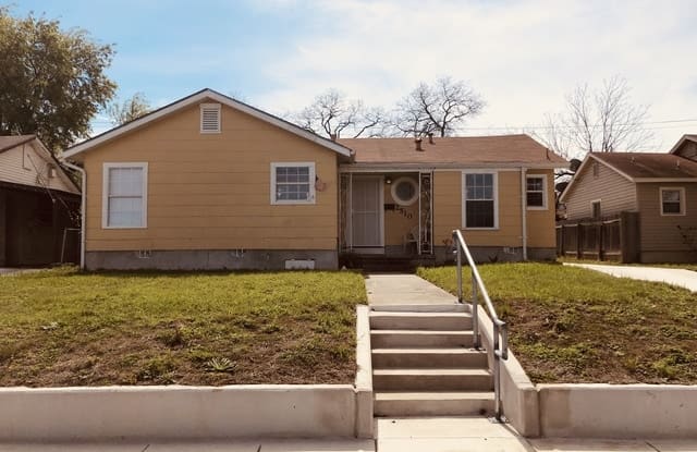 2510 W MISTLETOE AVE - 2510 West Mistletoe Avenue, San Antonio, TX 78228