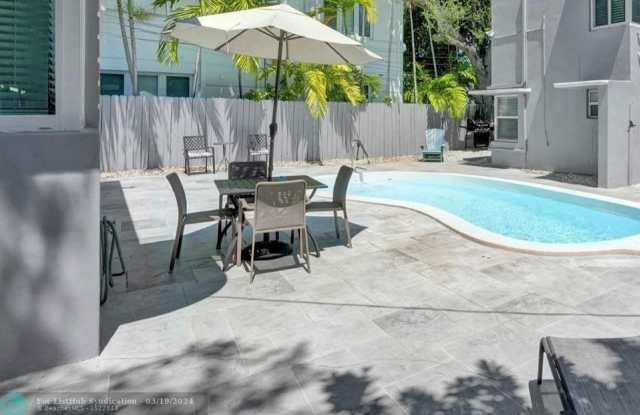 205 NE 14th Ave