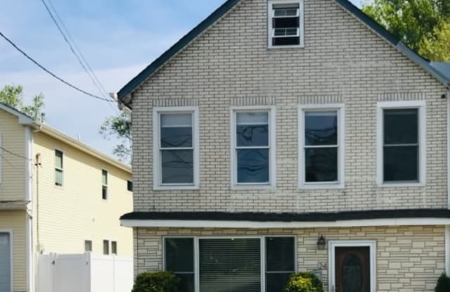 24 Amity St - 24 Amity Street, Singac, NJ 07424