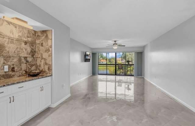 3200 Twin Lakes Terrace unit: 202
