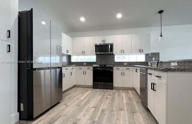 Photo of 17888 SW 14th Street, Pembroke Pines, FL 33029