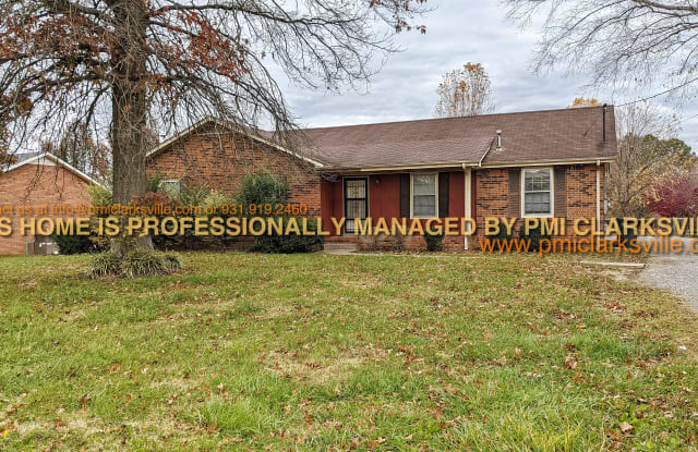 329 Cunningham Ln - 329 Cunningham Lane, Clarksville, TN 37042