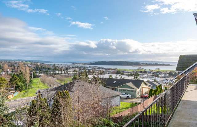 Photo of 3 Bedroom 2.5 bathroom spacious home with views of marina and downtown Oak Harbor