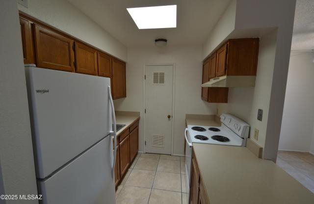 2427 N Orchard Avenue