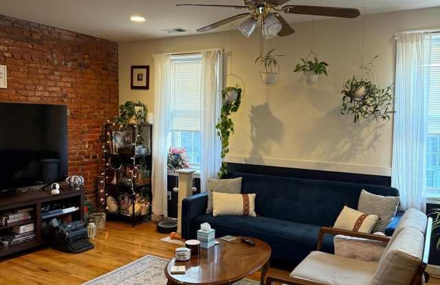 1541 W THOMPSON Street unit: 3