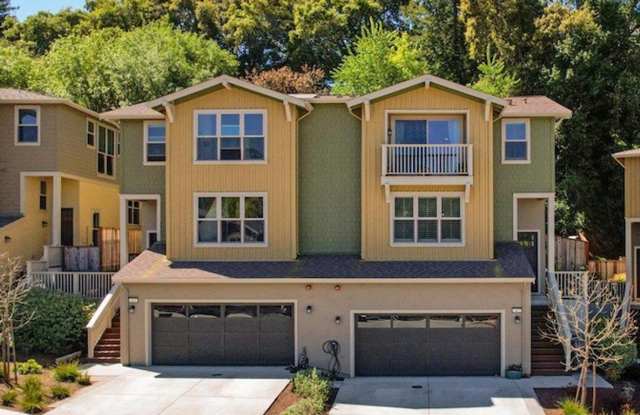 Desirable Scotts Valley Home! 50% off 1st Month!