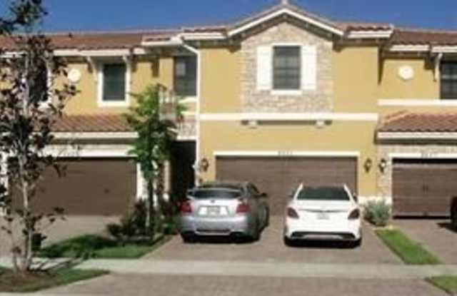 8431 Lakeview Trl