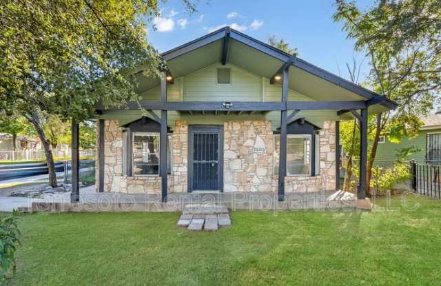 Photo of 2600 Morales St