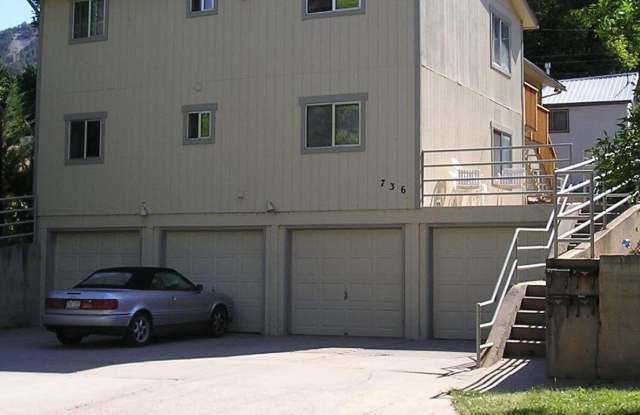 Photo of 736 Bennett Avenue