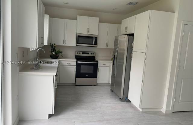 1068 SE 24th Ave