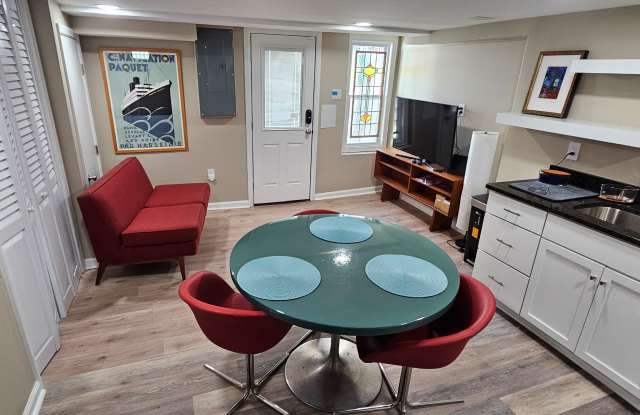 Photo of 4633 Kernwood Avenue