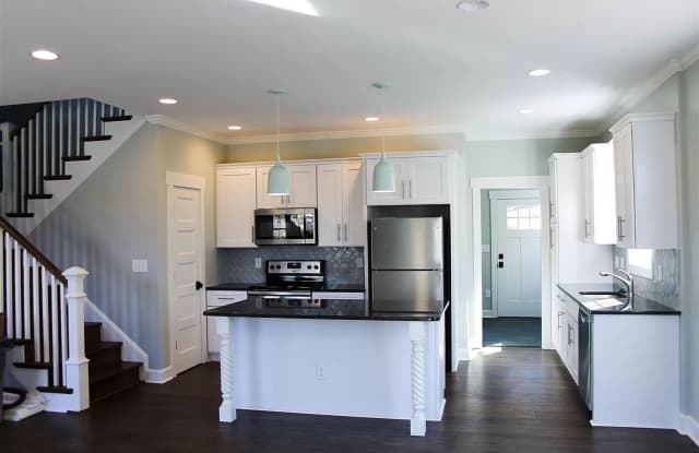 1 Bedroom in student home, walking distance to UNC