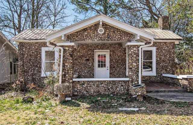 1611 31st Avenue North