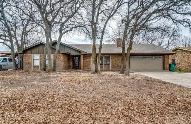 1324 Inglewood Drive - 1324 Inglewood Drive, Stephenville, TX 76401