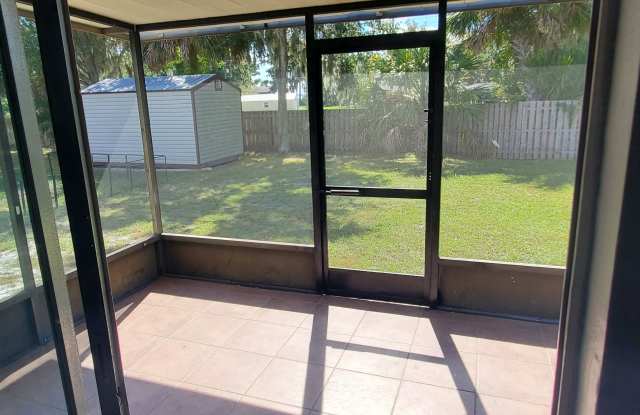 1711 Lakewood Avenue