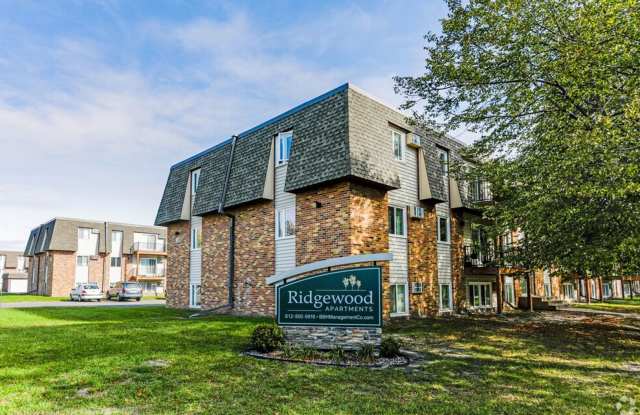 Renovated 1 & 2 Bedrooms Available! - Mounds View
