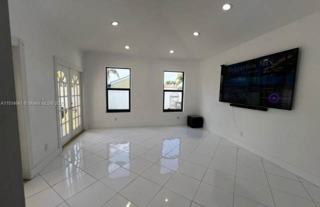 Photo of 15370 SW 152nd Ave