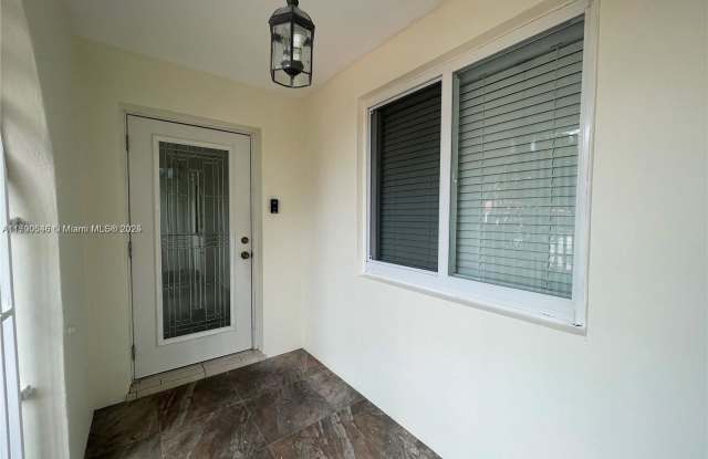 10213 Southwest 8th Street