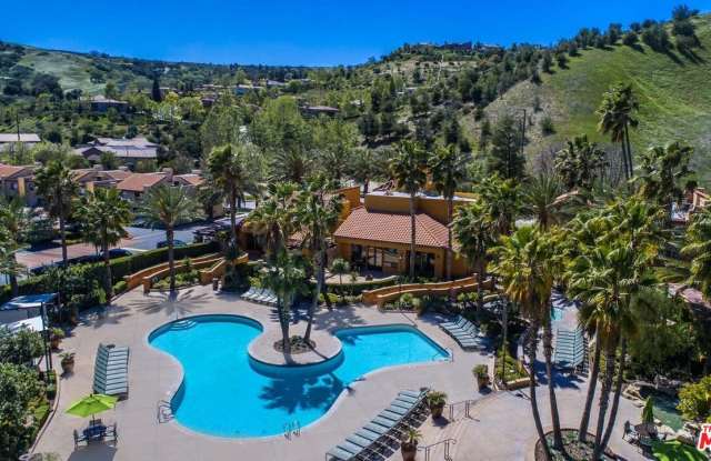 5916 N Las Virgenes Rd
