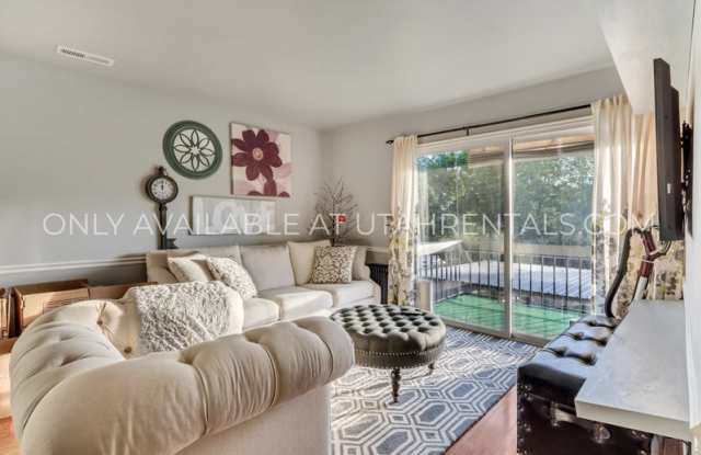 5761 S Waterbury Cir