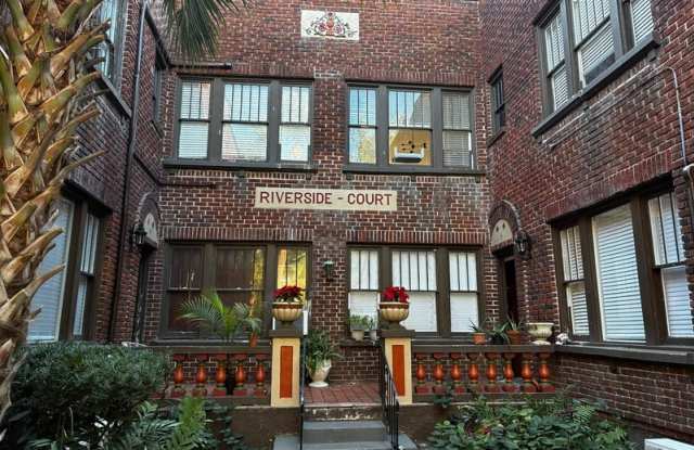 Photo of 2742 Riverside Avenue - 10