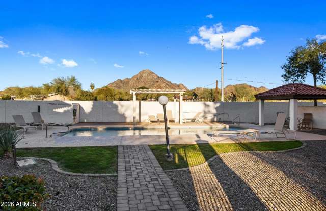 Photo of 1920 E MARYLAND Avenue unit: 31