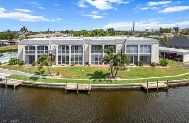 Photo of 304 Tudor Drive unit: 4