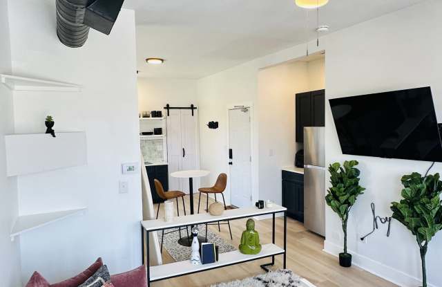 Photo of 1943 West Cullerton Street - 2F