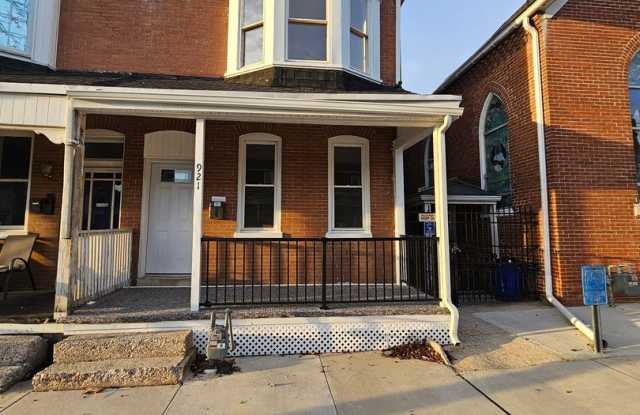 Photo of 921 W. Poplar St. York, PA.