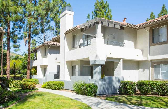 Photo of Oak Park Apartment Homes