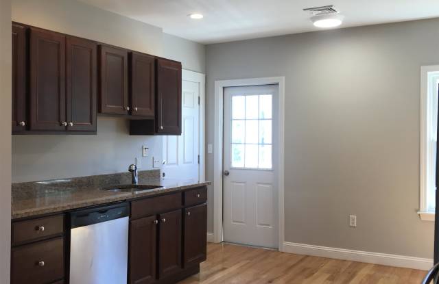 501 Moody Street - 13