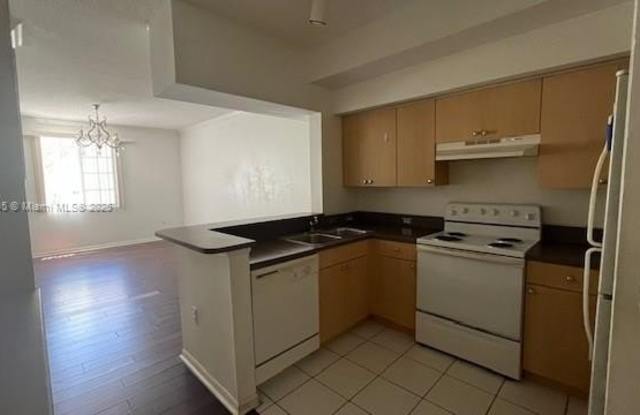 Photo of 2965 NE 185th St