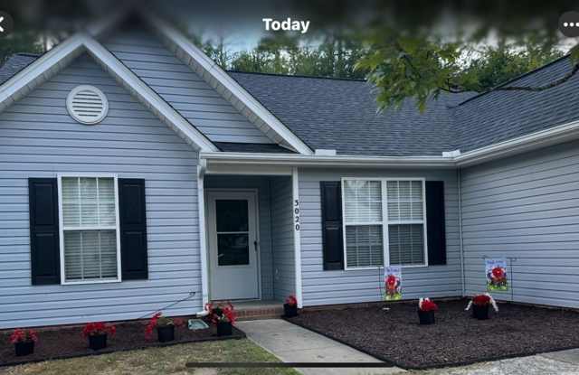 All NEW Interior and CLOSE TO EVERYTHING!