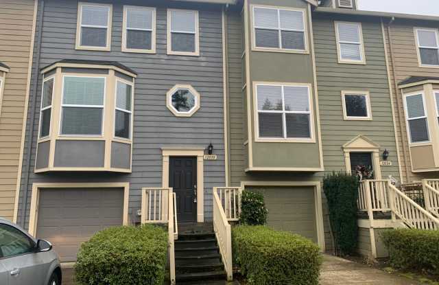 Remodeled Beautiful Progress Ridge Town home! 2 Bedrooms 2 Baths, 1628 Sq. Ft.