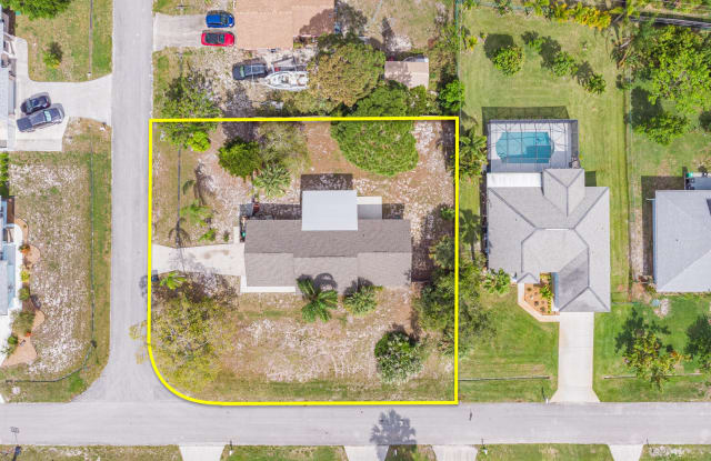 602 SE Ridgely Avenue - 602 Southeast Ridgely Avenue, Port St. Lucie, FL 34983