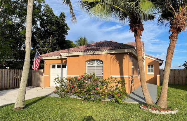 3298 W Buena Vista Dr