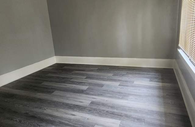 Photo of 2555 North 22nd Street - 1