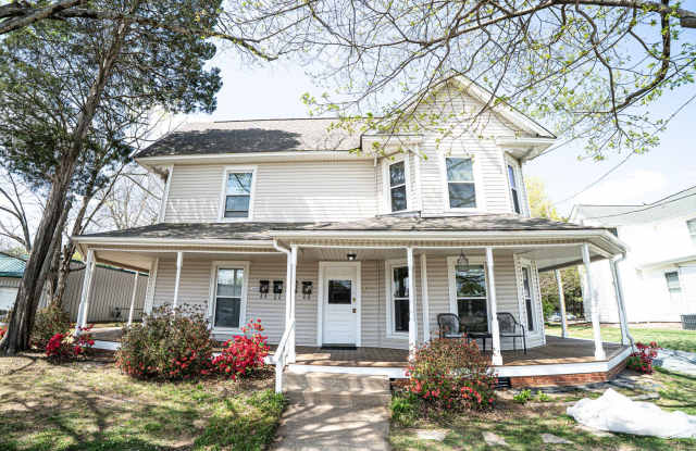 1/2 Mo Off Special - Historic area - China Grove- 1 bed,1bath Unit