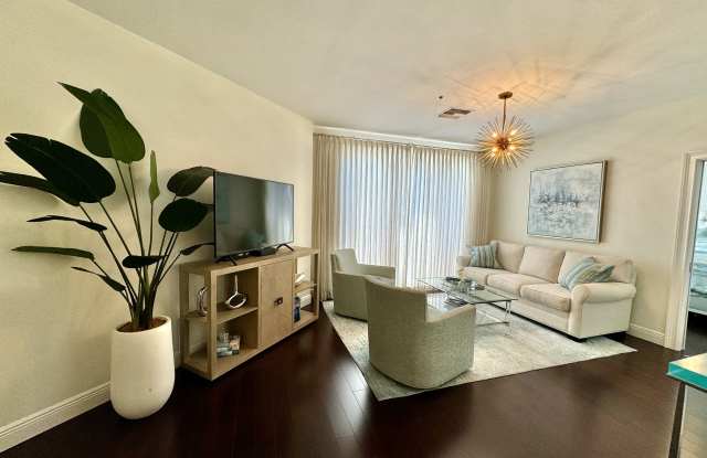 365 5th Avenue South - 303