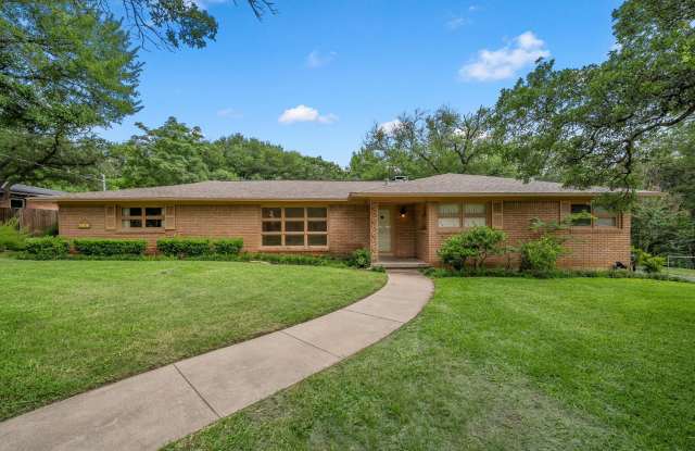 Private Woodway Retreat